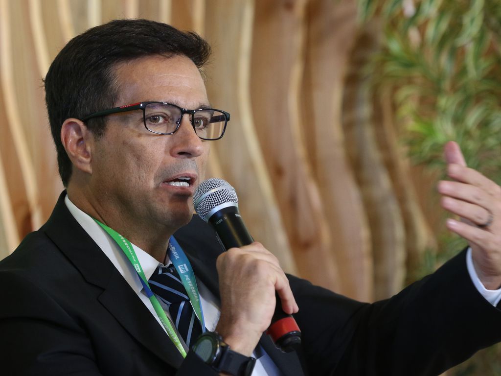 BC eleva previsão para o PIB e reduz para inflação; CMN discute mudanças na meta guilhermenaldis