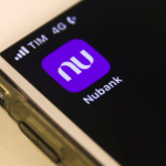 Aplicativo do Nubank no celular. Foto: Marcello Casal Jr./Agência Brasil
