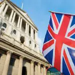 Bandeira da Inglaterra em frente ao Banco Central