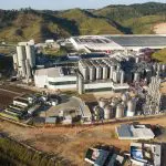 Vista aérea do polo fabril da Ambev na cidade de Piraí. Foto Adobe Stock