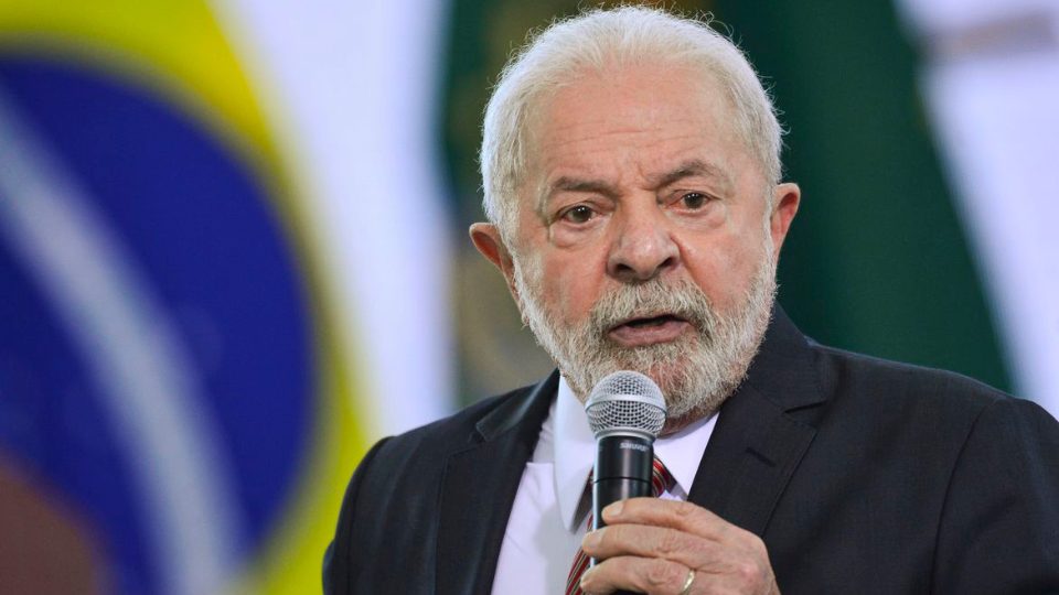 Lula diz que Campos Neto ‘joga contra a economia’ após BC manter juros em 13,75% joao.santos@estadao.com
