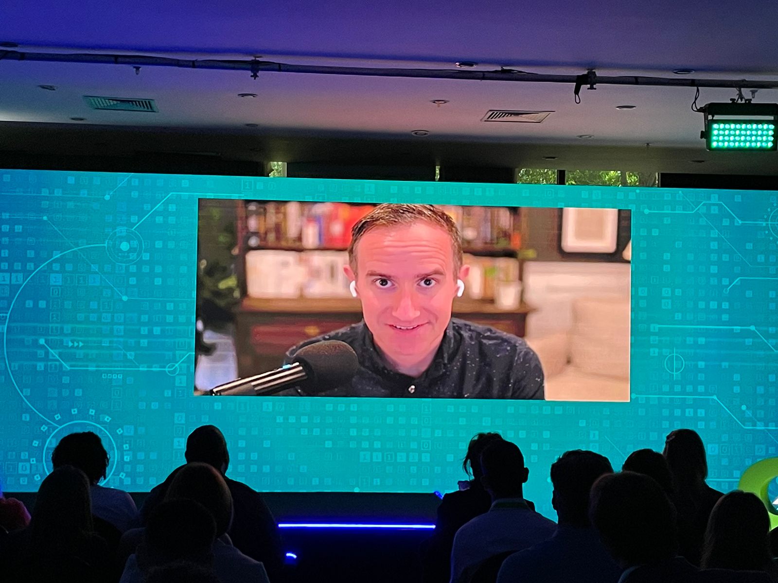 Planejamento financeiro se tornará mais humano com inteligência artificial, diz Morgan Housel guilhermenaldis