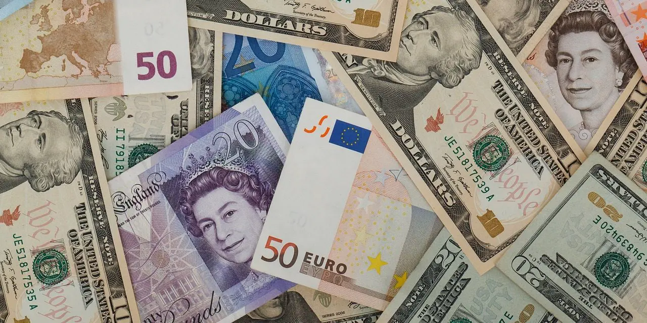 moedas, câmbio, euro, dólar, libra. Fonte: Pixabay