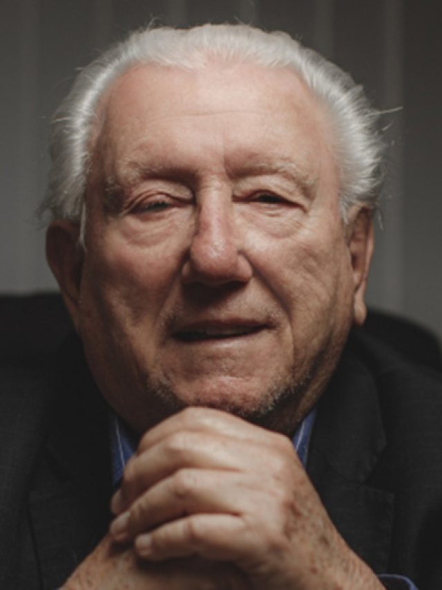 É hora de comprar ações? E dólar? Barsi responde