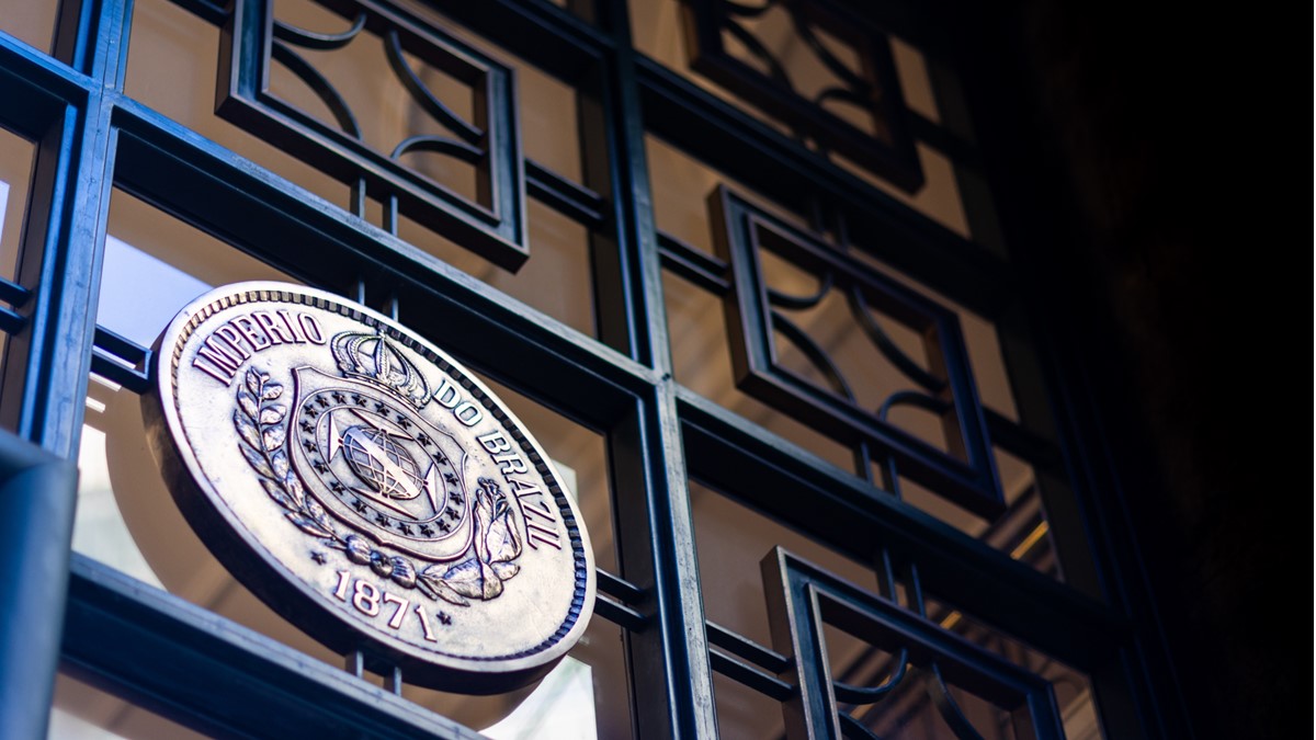Quer investir no Ibovespa B3? Saiba a diferença entre opções, contratos futuros e ETFs Daniela Frabasile