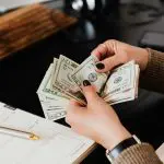 Relatório mostra como investem as famílias mais ricas do mundo. Foto: Pexels