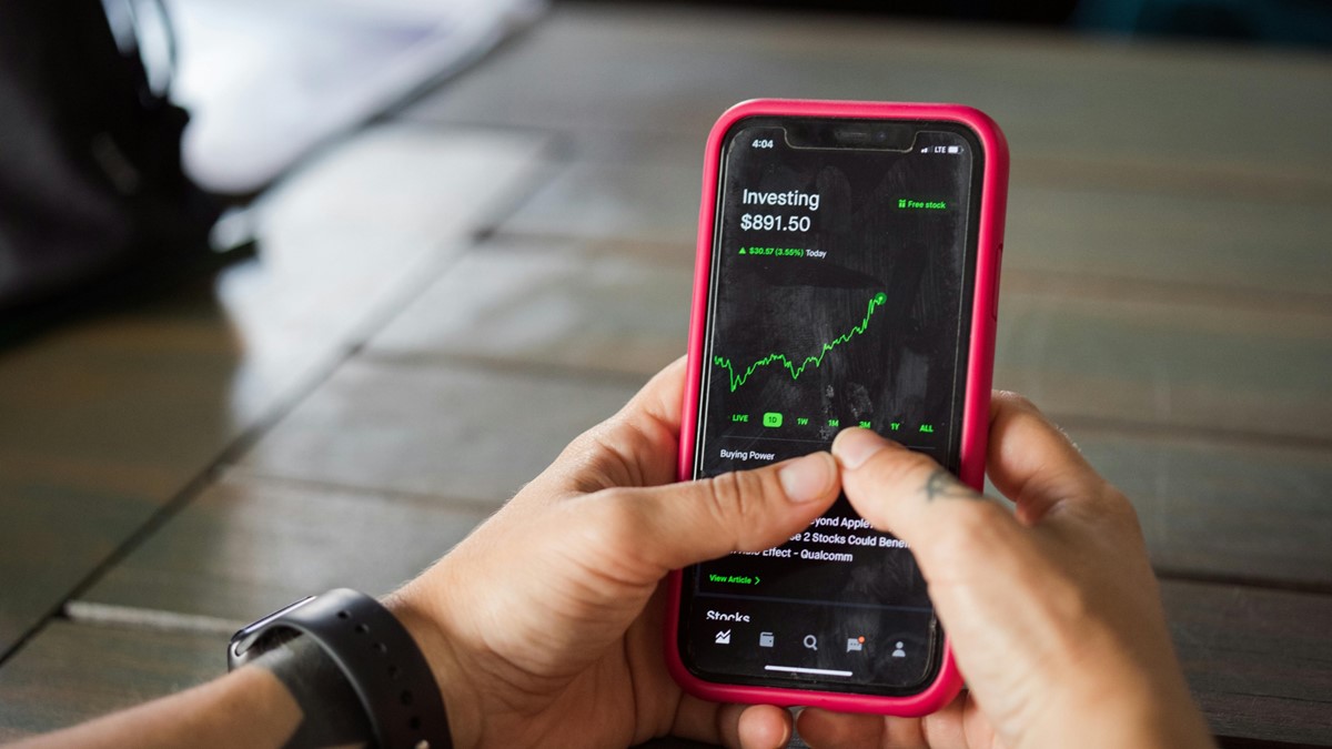 Mercados hoje: segunda-feira é de agenda econômica morna Daniela Frabasile