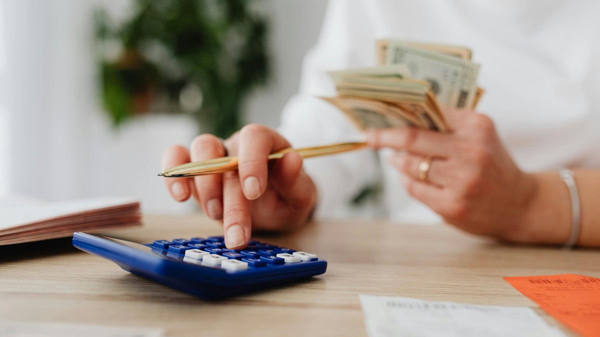 Confira 10 dicas para alcançar a independência financeira em 2026 Daniela Frabasile