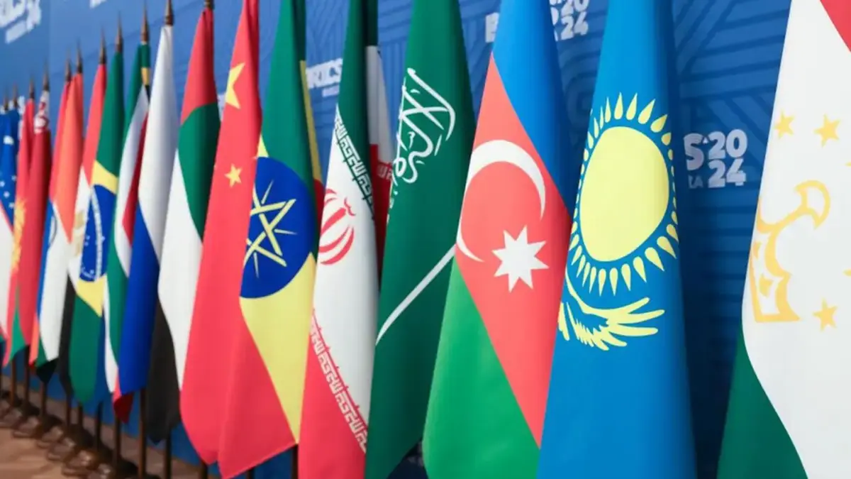 Foto das bandeiras de países do BRICS. Foto: Divulgação