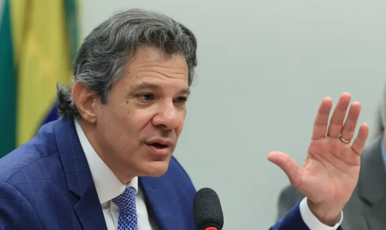 Apesar das dificuldades, o ministro afirmou ainda ver espaço para negociações com os EUA. Foto: Lula Marques/Agência Brasil