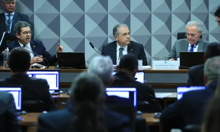 MP que compensa revogação de decreto do IOF vai à Câmara. Foto: Parecer do relator da Comissão Mista foi aprovado por 13 a 12. Foto: Lula Marques/Agência Brasil