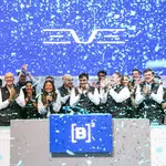 Eve Air Mobility celebra a listagem de seus BDRs na B3. Foto: Divulgação