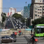Movimento de ônibus, carros e motos no trânsito da rua Augusta, em Bela Vista. Foto: Rovena Rosa/Agência Brasil
