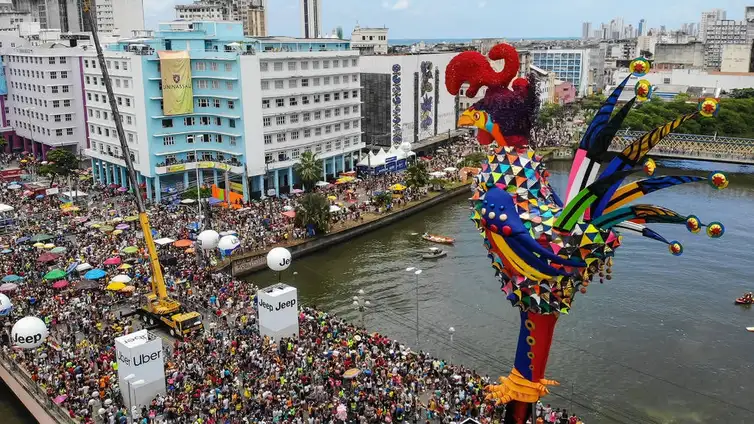 Bloco de carnaval Galo da Madrugada, no Recife. Foto: Sérgio Bernardo/Arquivo/PCR