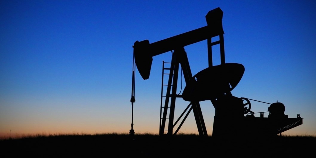 Mercados hoje: petróleo volta a subir com tensão no Oriente Médio Daniela Frabasile