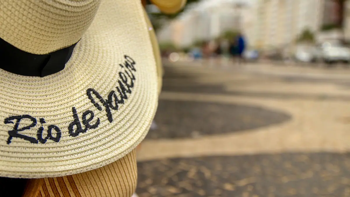 Chapéu com Rio de Janeiro escrito. Foto: Pixabay