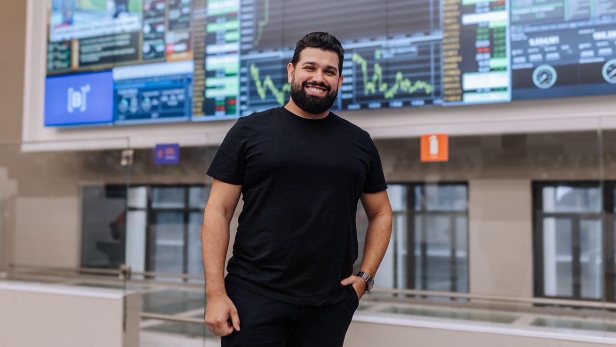 Conheça a história do trader que abandonou a feira para negociar na bolsa victor.rsilva