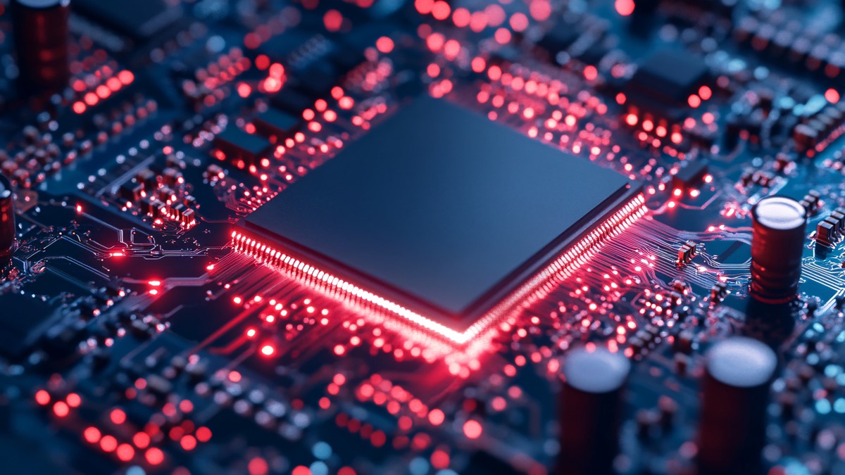 Os ETFs que dispararam no 1º semestre: chips, semicondutores e proteção cambial lideram; confira João Santos