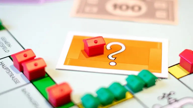 Tabuleiro de monopoly com casas. Foto: Pixabay