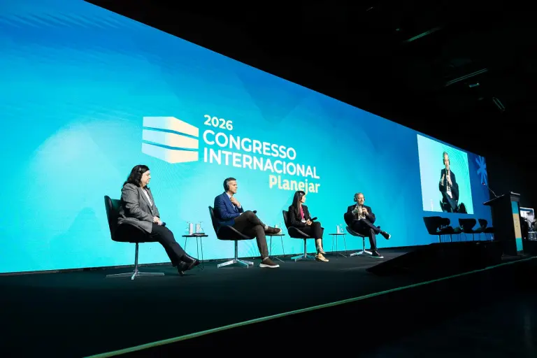 Painel sobre crédito privado no Congresso Internacional Planejar 2026. Foto: Divulgação Planejar